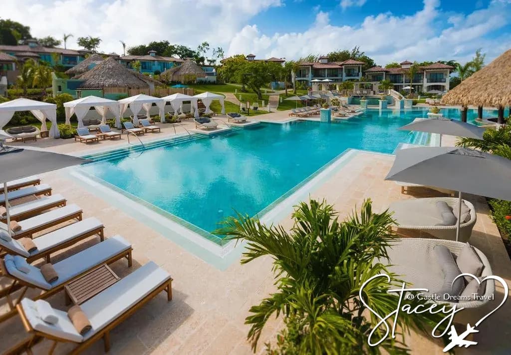 Sandals Grenada Resort & Spa pool and palms